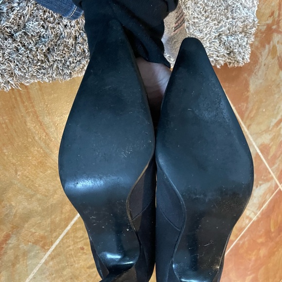 Black heels - Picture 3 of 3
